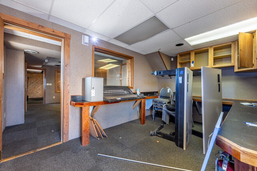 More Photos Of 6 S Smithville Rd, Dayton Office For Sale