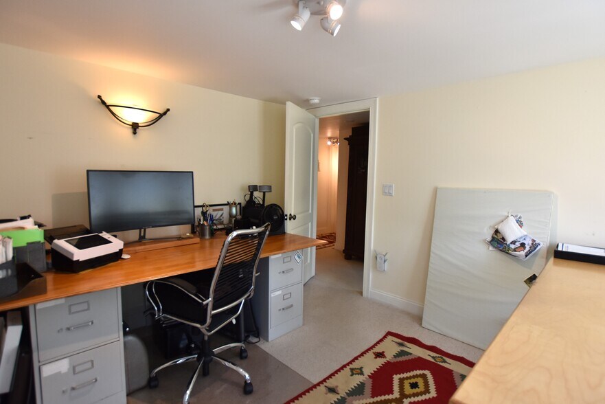 More Photos Of 146 Calef Hwy, Barrington Flex For Sale