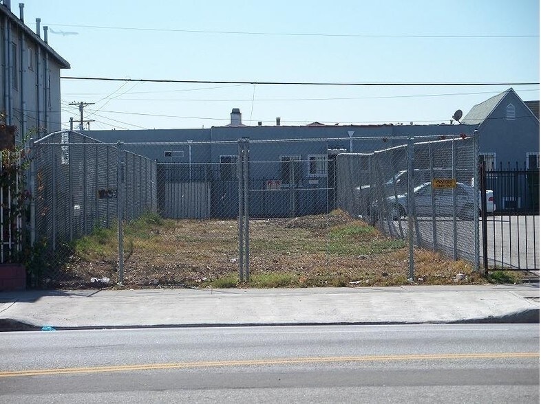 More Photos Of 1550 W Florence Ave, Los Angeles Land For Lease