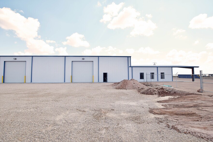 More Photos Of 8340 Boles Rd., Odessa Warehouse For Lease