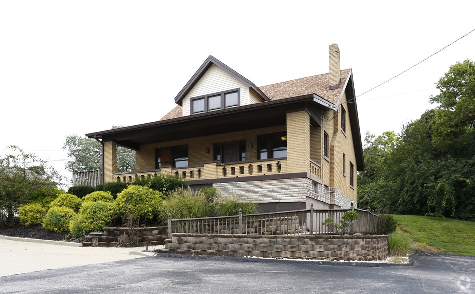 Primary Photo Of 3617 Alexandria Pike, Cold Spring Loft Creative Space For Sale