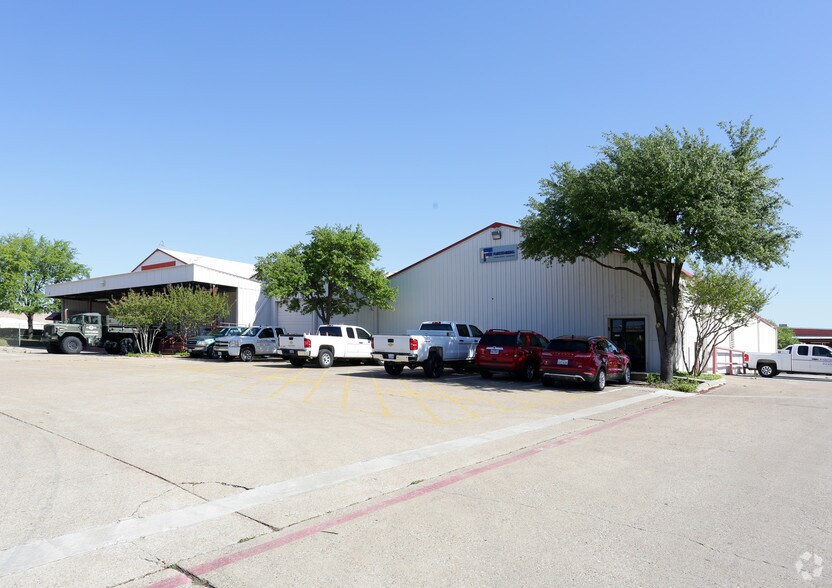 More Photos Of 6333 Denton Dr, Dallas Office For Lease