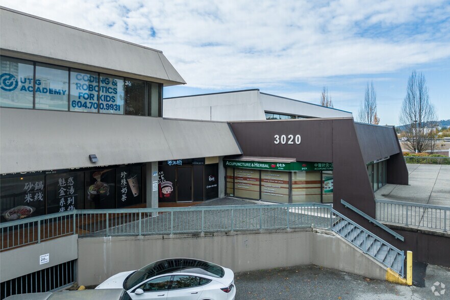 Primary Photo Of 3020 Lincoln Ave, Coquitlam Office For Lease