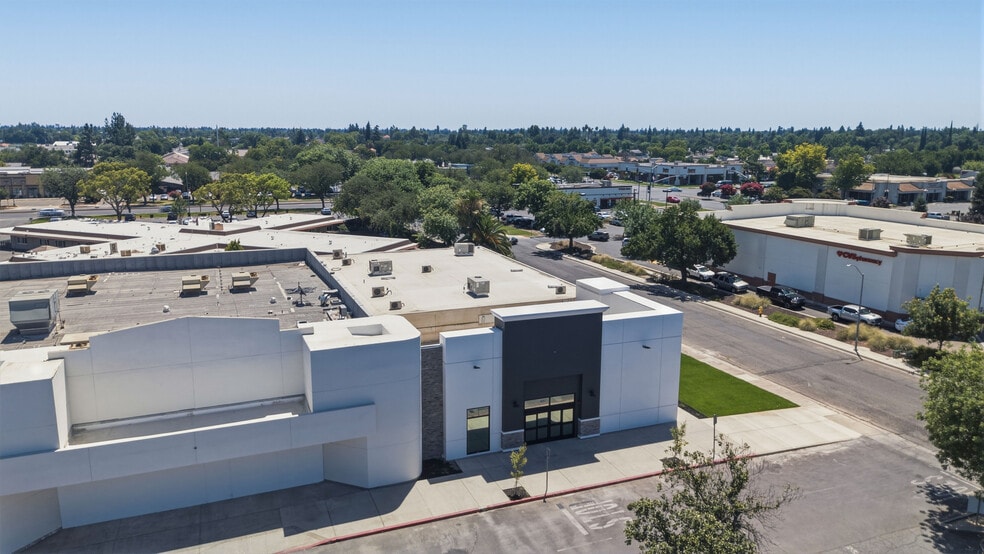 More Photos Of 635 Fairfield Dr, Merced Movie Theatre For Sale