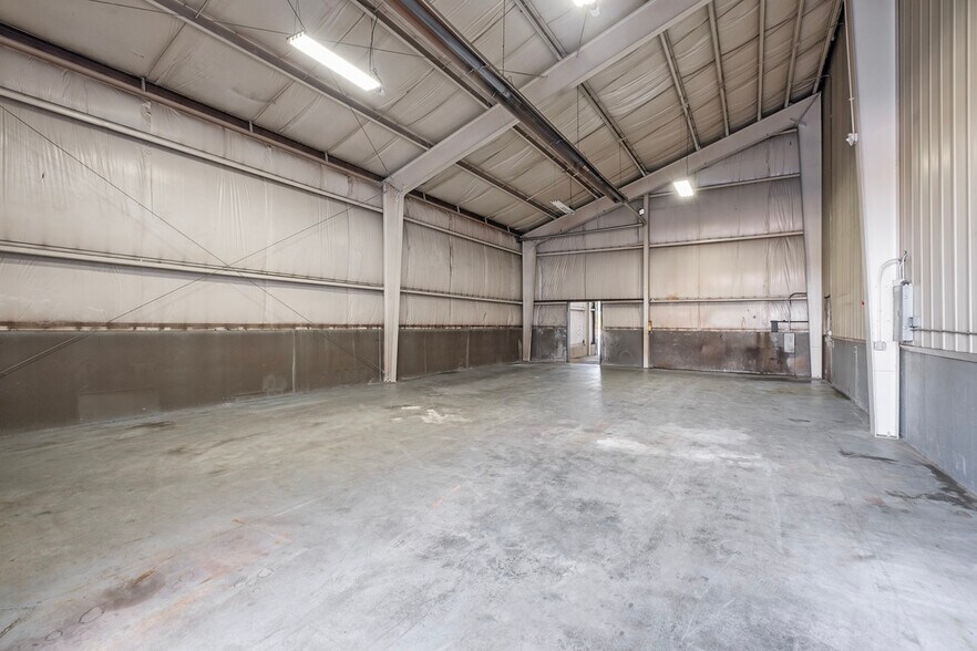 More Photos Of 4072 Flint Asphalt Dr, Burton Distribution For Sale