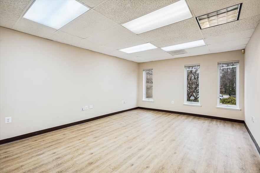 More Photos Of 9522 State Route 29, Fairfax Loft Creative Space For Sale