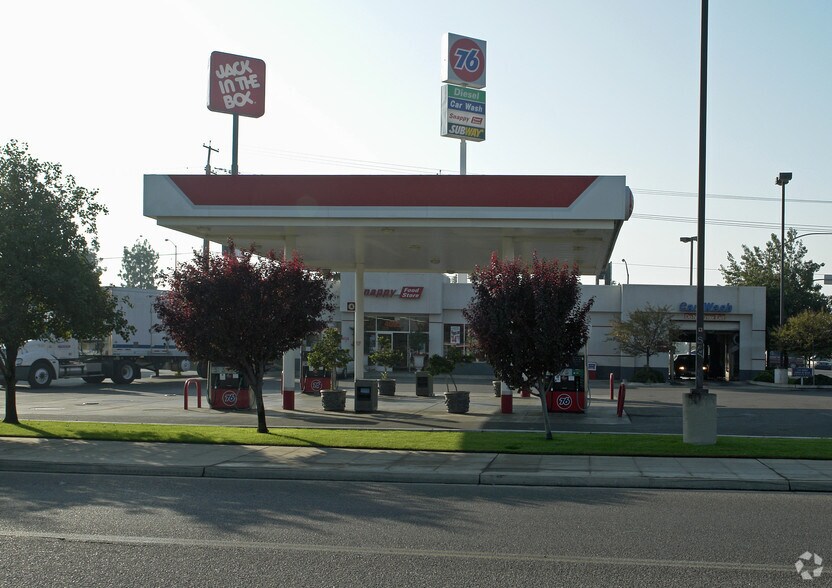Primary Photo Of 4095 N Golden State Blvd, Fresno Freestanding For Lease
