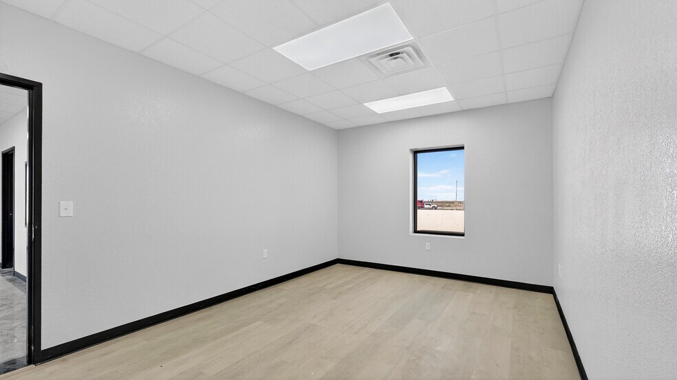 More Photos Of 16511 W Basin St, Odessa Industrial For Lease