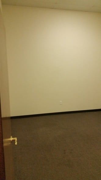 More Photos Of 5829 W Sam Houston Pky N, Houston Light Distribution For Lease