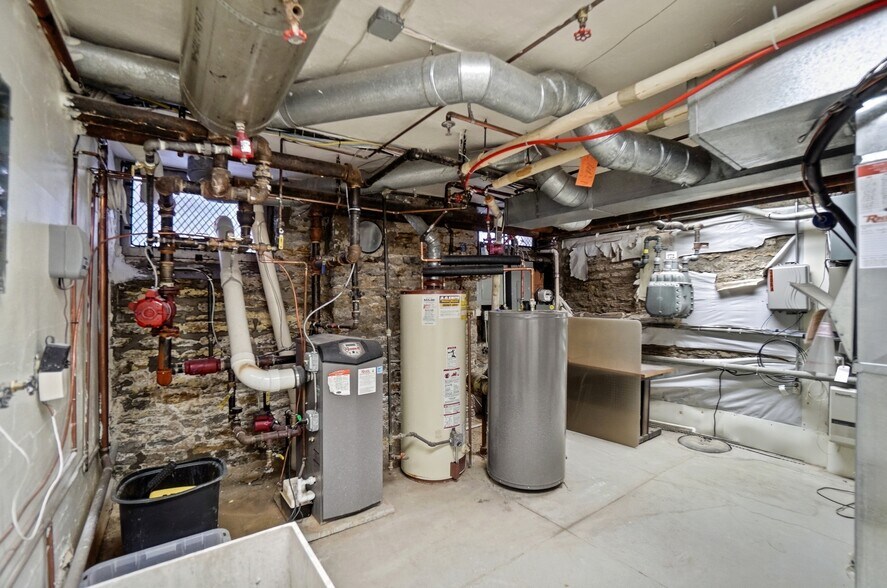 More Photos Of 2406 Auburn Ave, Cincinnati Office Residential For Sale