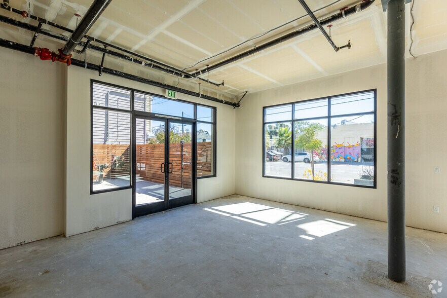 More Photos Of 2315 Market St, Oakland Storefront Retail Office For Lease