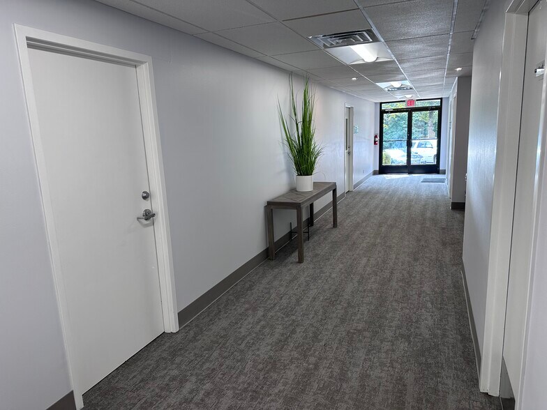 More Photos Of 14 Office Park Dr, Little Rock Office For Sale