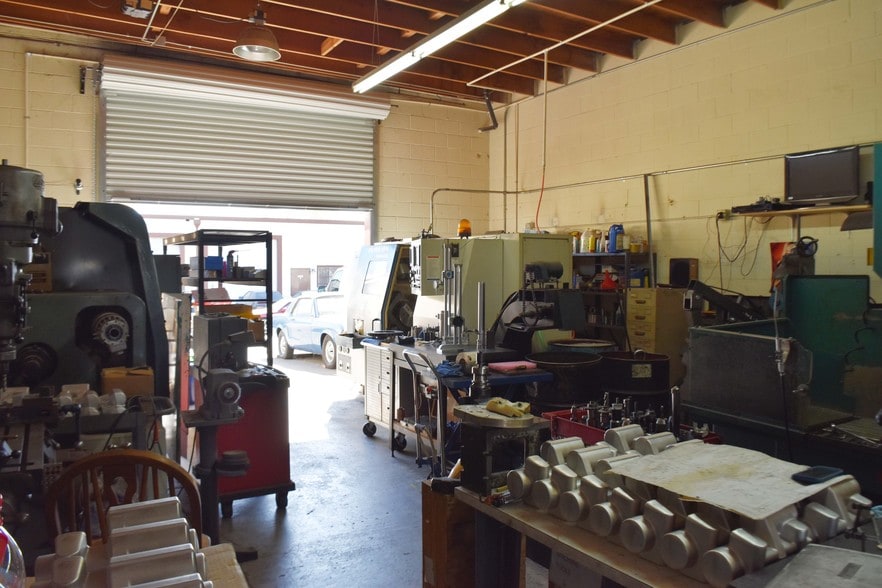 More Photos Of 1355 Brooks St, Ontario Warehouse For Lease
