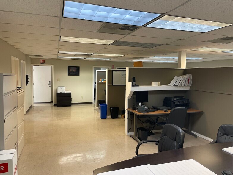 More Photos Of 4051 N Northeast Loop 323, Tyler Warehouse For Lease