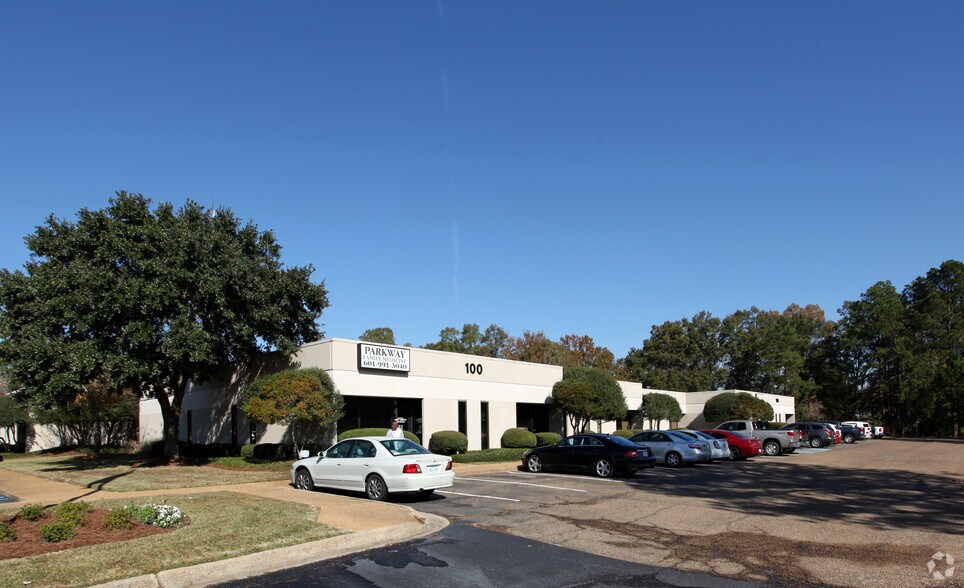 More Photos Of 100 - 104 Business Park Dr, Ridgeland Office For Sale