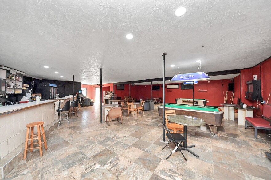 More Photos Of 1734 Allen Genoa Rd, Houston Freestanding For Sale