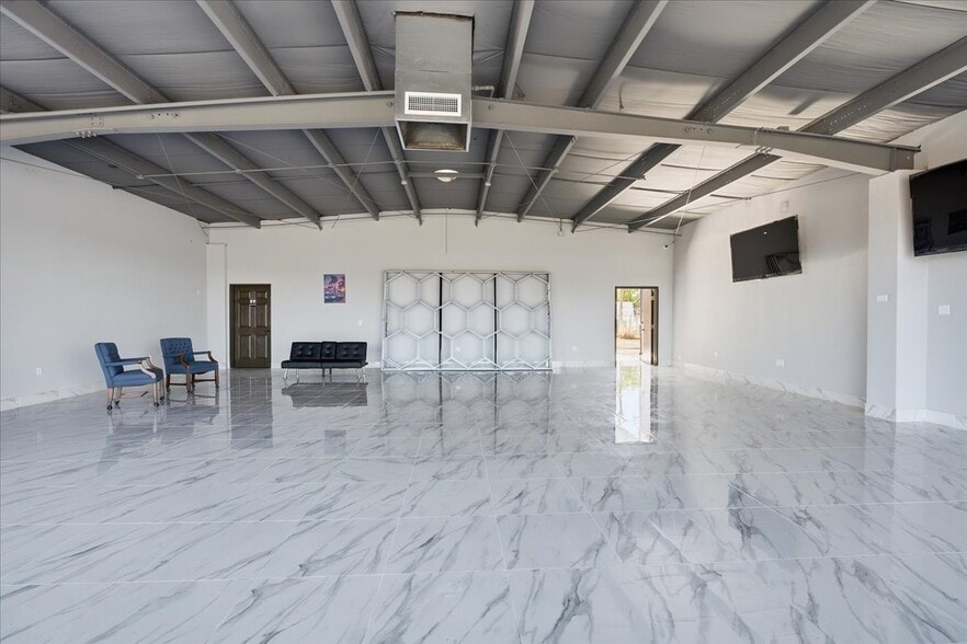 More Photos Of 4554 Auburn Blvd, Sacramento Auto Dealership For Sale