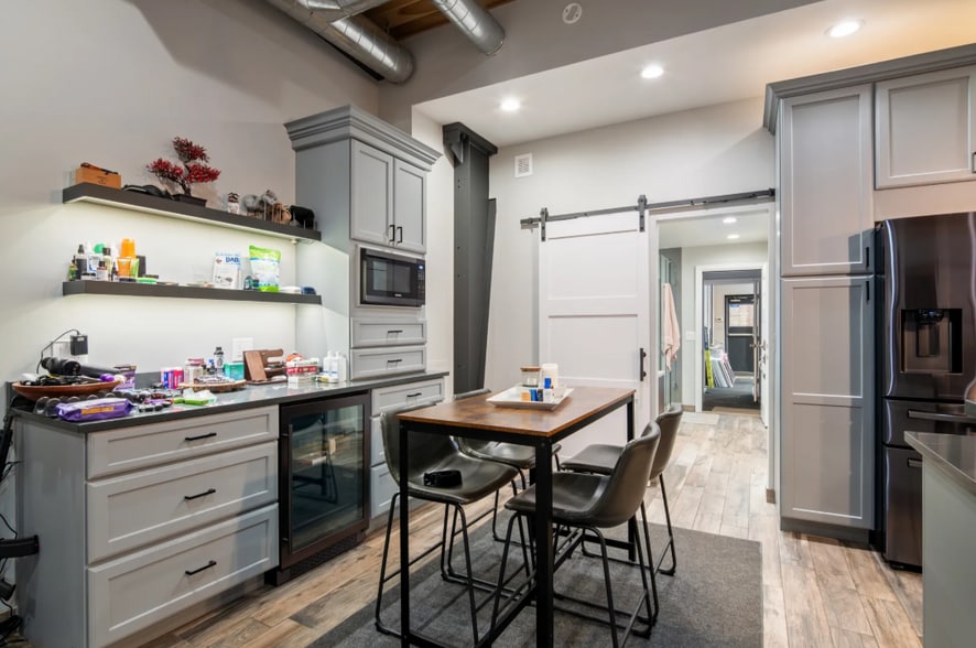 More Photos Of 2727 E Michigan Ave, Ypsilanti Warehouse For Sale