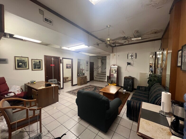 More Photos Of 3117 N Pennsylvania Ave, Oklahoma City Freestanding For Sale