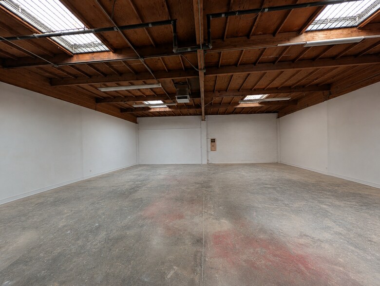 More Photos Of 3754 N Mission Rd, Los Angeles Manufacturing For Lease