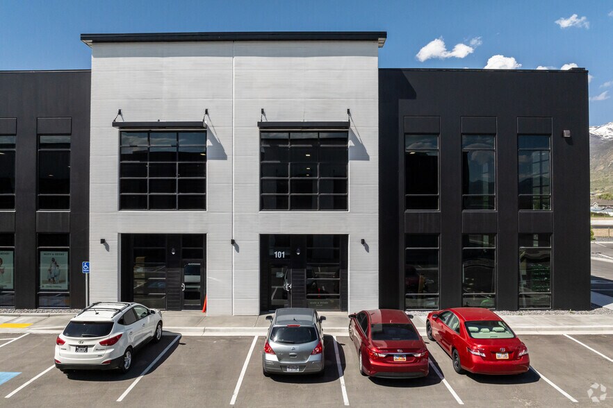 More Photos Of 1261 650, Farmington Light Distribution For Lease