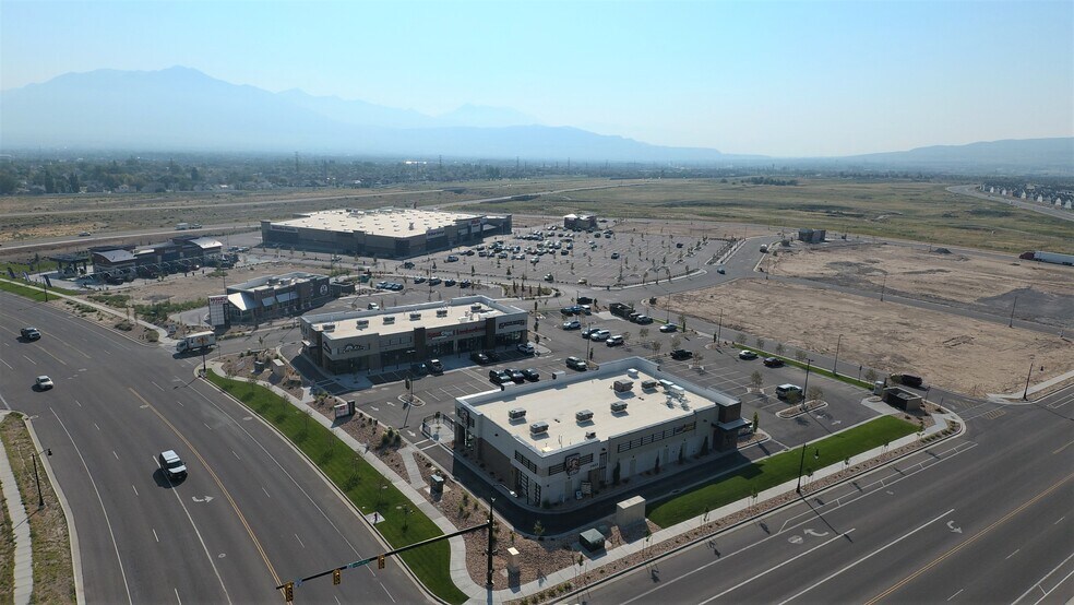 More Photos Of 11946 S Carlsbad Way, Herriman General Retail For Lease