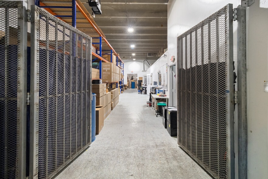 More Photos Of 3337 NW 74th Ave, Miami Warehouse For Sale