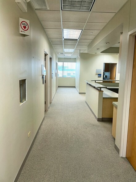 More Photos Of 9000 Waukegan Rd, Morton Grove Medical For Lease
