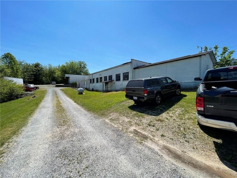 More Photos Of 607 Main, Pilot Mountain Storefront Retail Residential For Sale