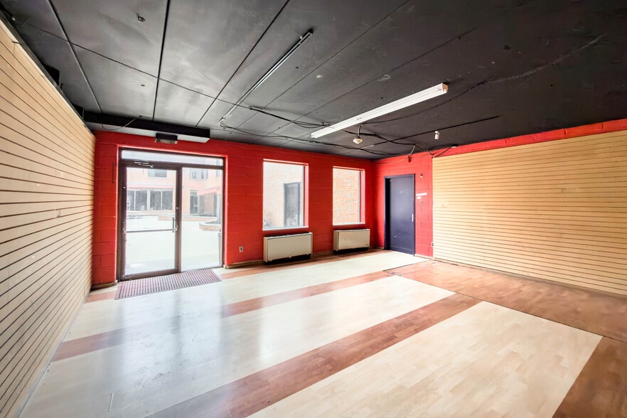 More Photos Of 6902 Chicago Rd, Warren Schools For Sale