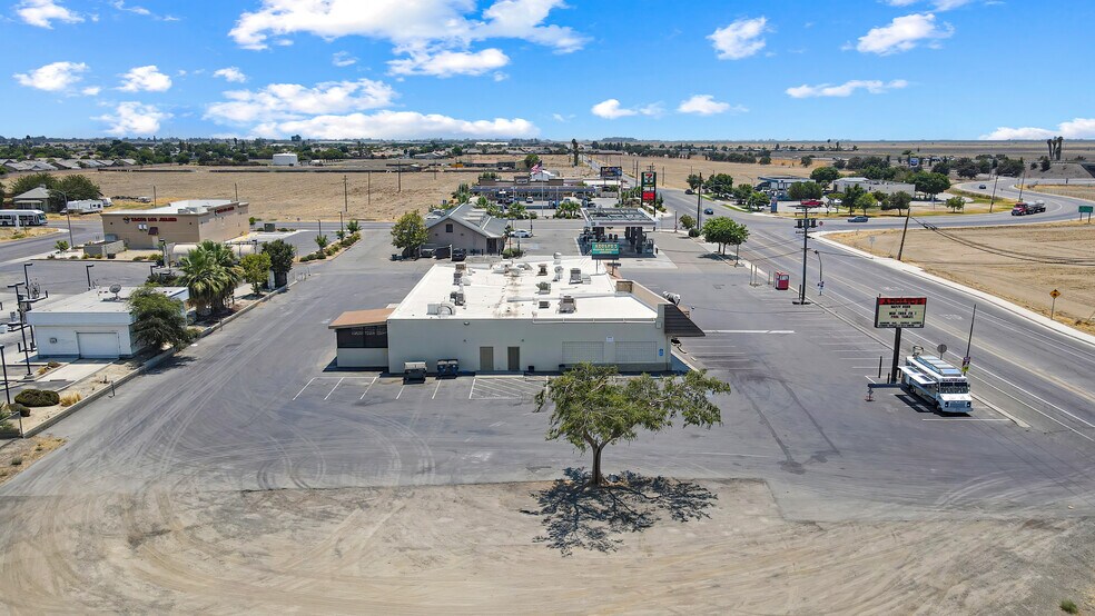 More Photos Of 44 N 19 1/2 Ave, Lemoore Restaurant For Sale