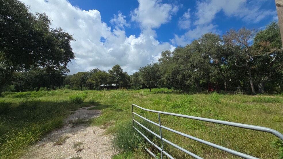 More Photos Of 3315 Fm 523 Rd, Oyster Creek Shelter For Sale