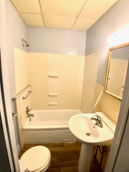 More Photos Of 862 Iron Ridge Rd, Spring Grove Apartments For Sale