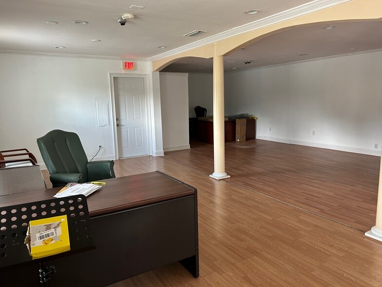 More Photos Of 830 W Duval St, Lake City Office For Lease
