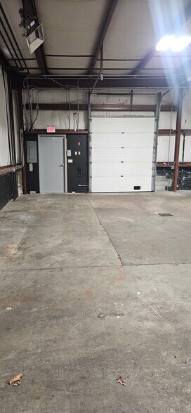 More Photos Of 5 Cheryl Dr, Canton Manufacturing For Lease