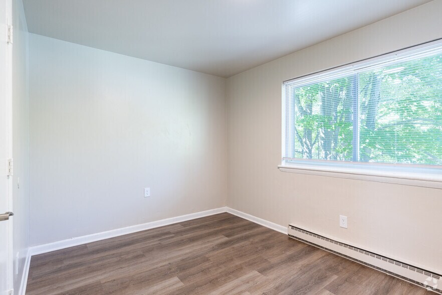 More Photos Of 420 S 21st Ave, Hopewell Apartments For Sale