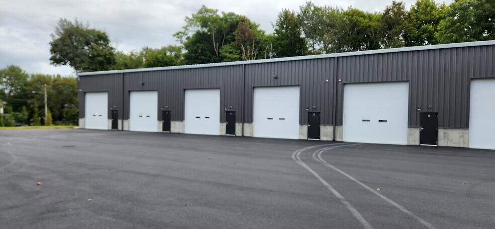 More Photos Of 282 Pulaski St, Coventry Warehouse For Lease