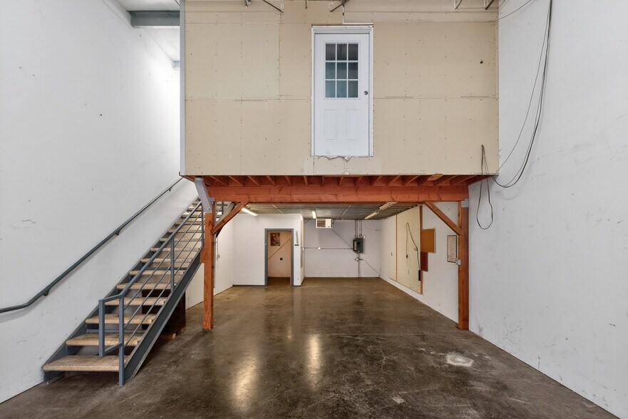 More Photos Of 700 Sunset Pond Ln, Bellingham Industrial For Sale