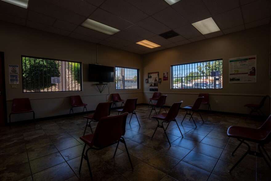 More Photos Of 4946 Florence Ave, Bell Medical For Sale