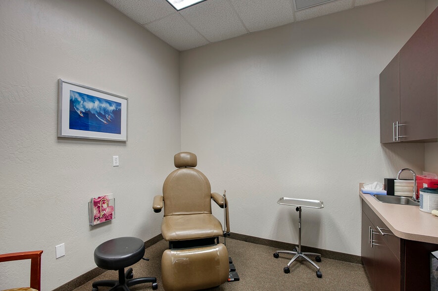 More Photos Of 7304 E Deer Valley, Scottsdale Medical For Sale