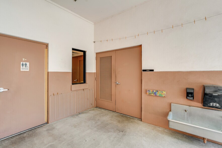 More Photos Of 1151 W Ray Rd, Chandler Daycare Center For Sale