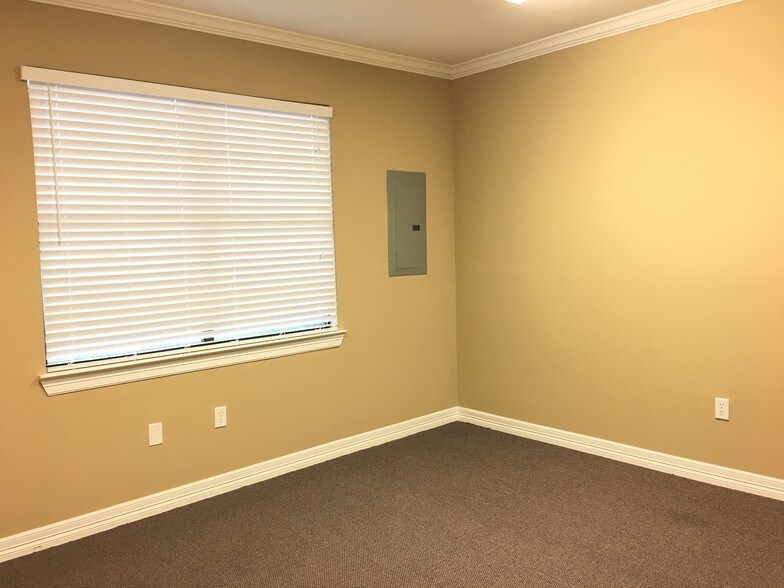 More Photos Of 4502 Riverstone Blvd, Missouri City Office For Lease