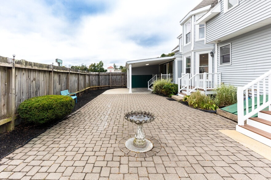 More Photos Of 280 Washington St, North Easton Flex For Sale