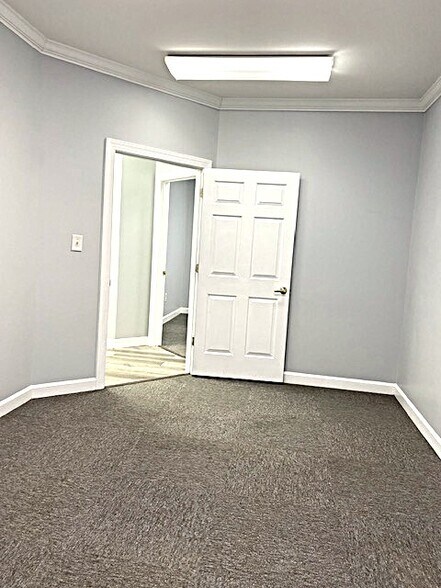 More Photos Of 8402 Six Forks Rd, Raleigh Office For Lease