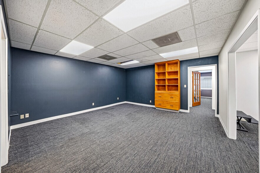 More Photos Of 710 Jefferson Ave, Ashland Light Manufacturing For Lease