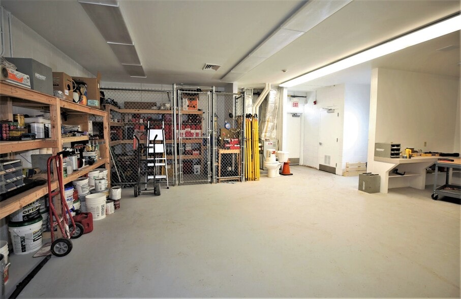 More Photos Of 60 Millstone Rd, Somerset Light Distribution For Lease