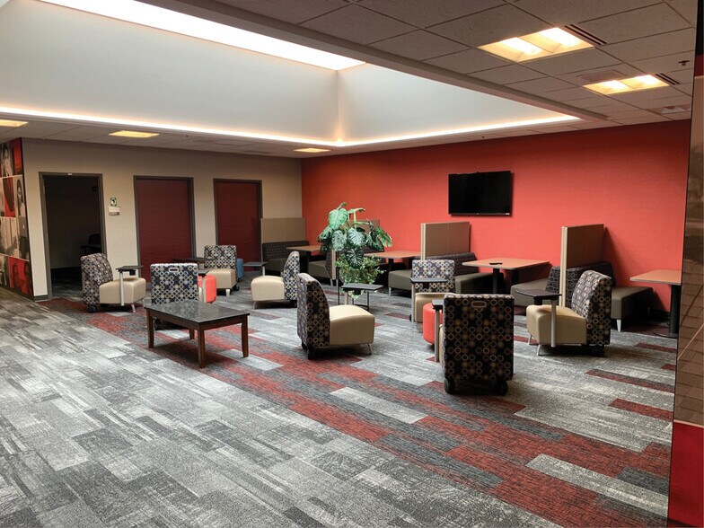 More Photos Of 222 S 84th St, Lincoln Office For Sale