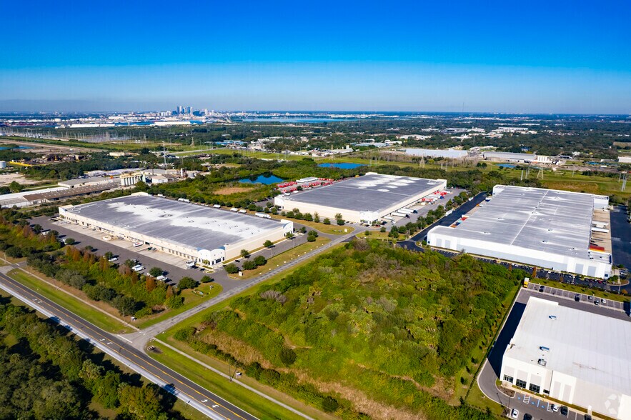 More Photos Of 4409-4443 Madison Industrial Ln, Tampa Warehouse For Lease