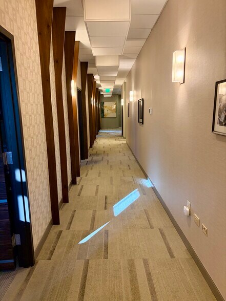 More Photos Of 715-717 East Blvd, Charlotte Office For Lease