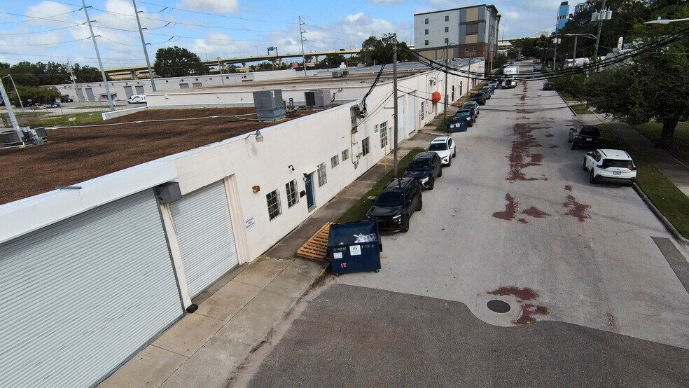 More Photos Of 1110 Sligh Blvd, Orlando Warehouse For Lease